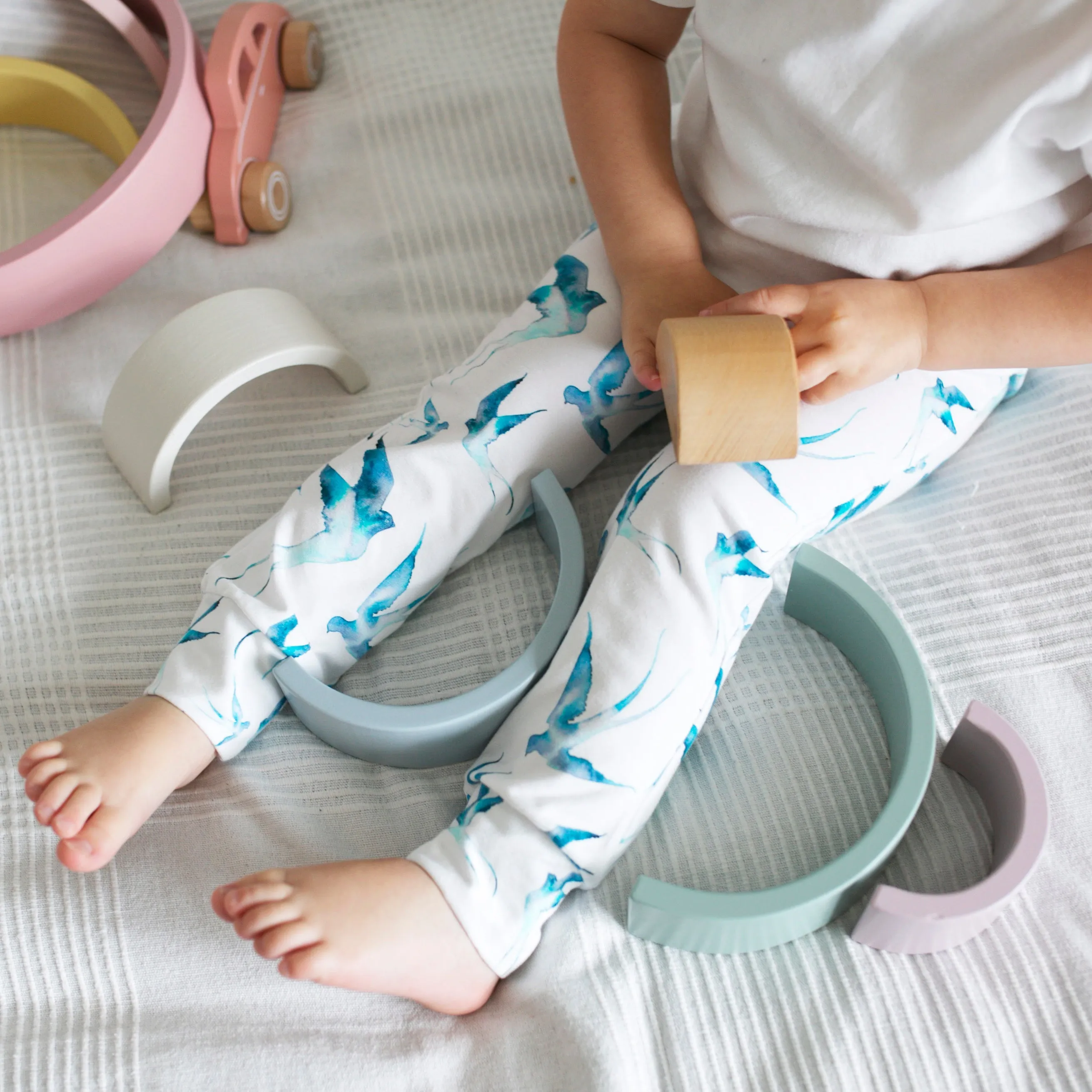 Blue Swallow Leggings